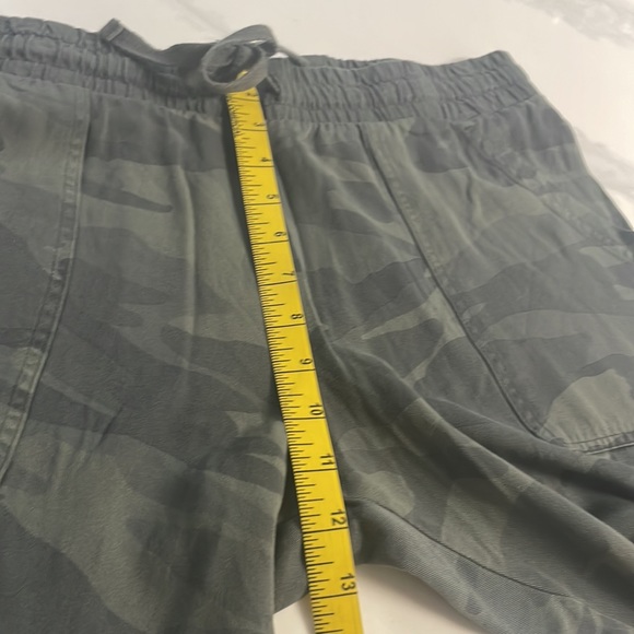 Splendid Women's  Green Camo Soft-Shell Jogger Pants Pull On - Picture 7 of 11